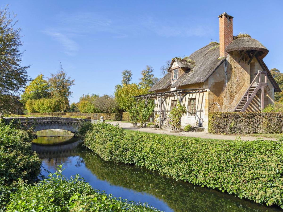 Le Petit Neptune Versailles Exterior foto