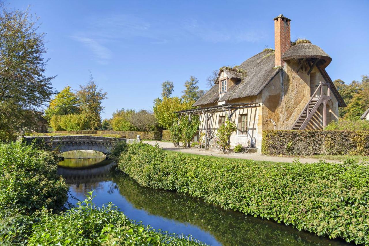 Le Petit Neptune Versailles Exterior foto